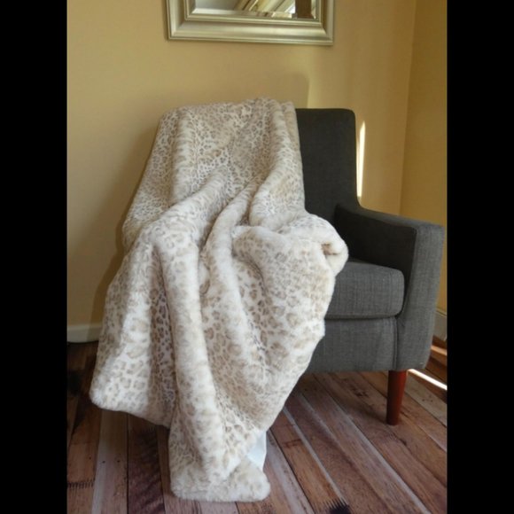 Rachel Roy Faux Fur Throw Blanket Leopard Print Heavy Soft Plush NWT - Picture 1 of 3